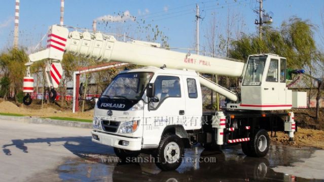 點擊查看詳細(xì)信息<br>標(biāo)題：8噸汽車吊 閱讀次數(shù)：2922