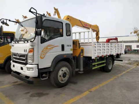 點擊查看詳細(xì)信息<br>標(biāo)題：5噸重汽豪曼隨車吊 閱讀次數(shù)：2022