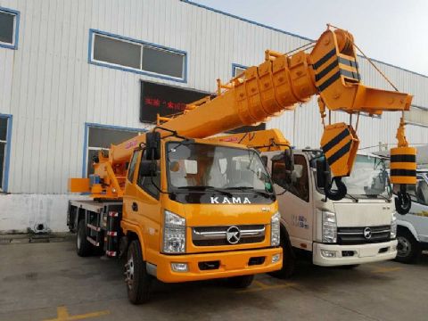 點擊查看詳細(xì)信息<br>標(biāo)題：10噸凱馬汽車吊 閱讀次數(shù)：2025